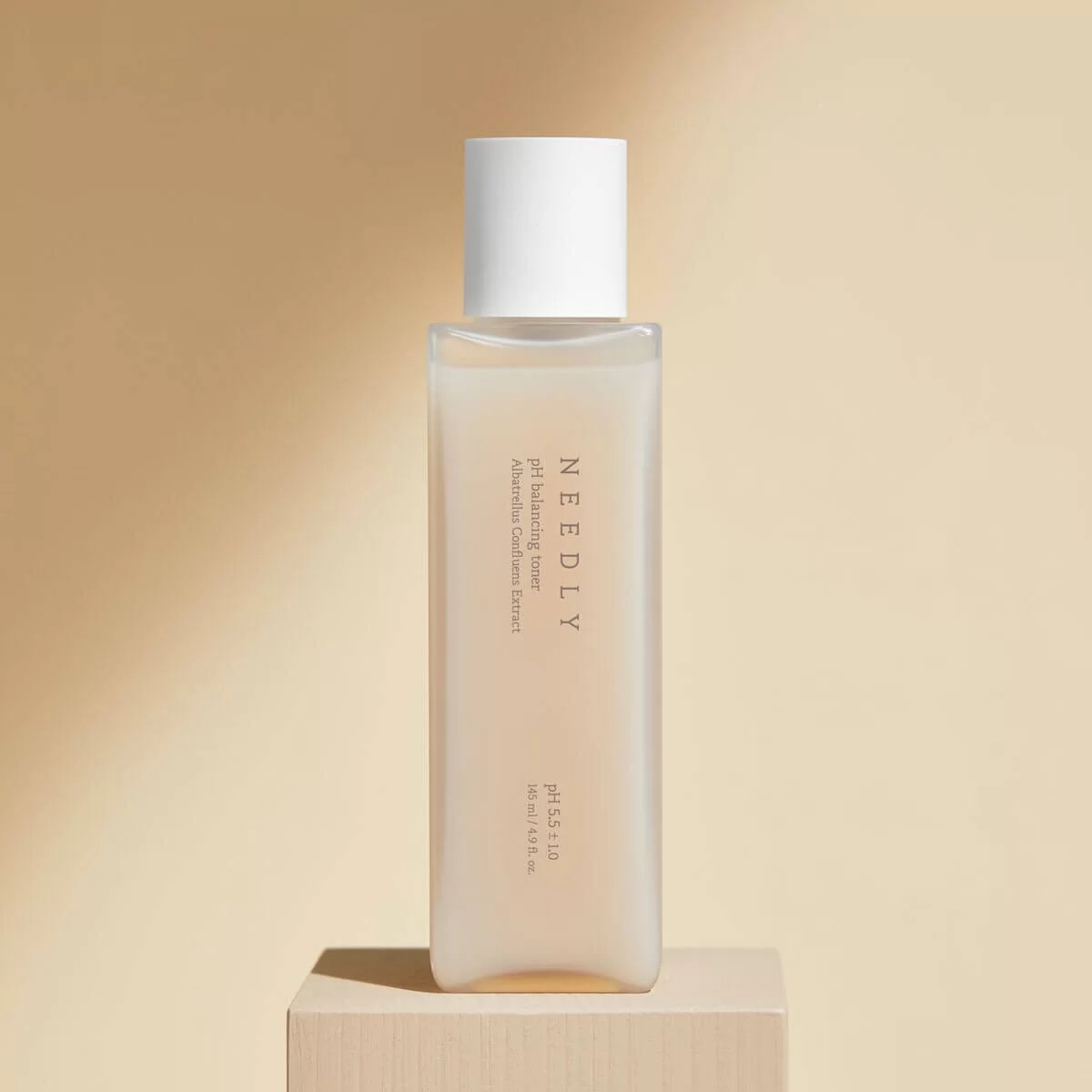 Зволожуючий тонер з екстрактом гриба Альбатрелус Needly pH balancing toner 1