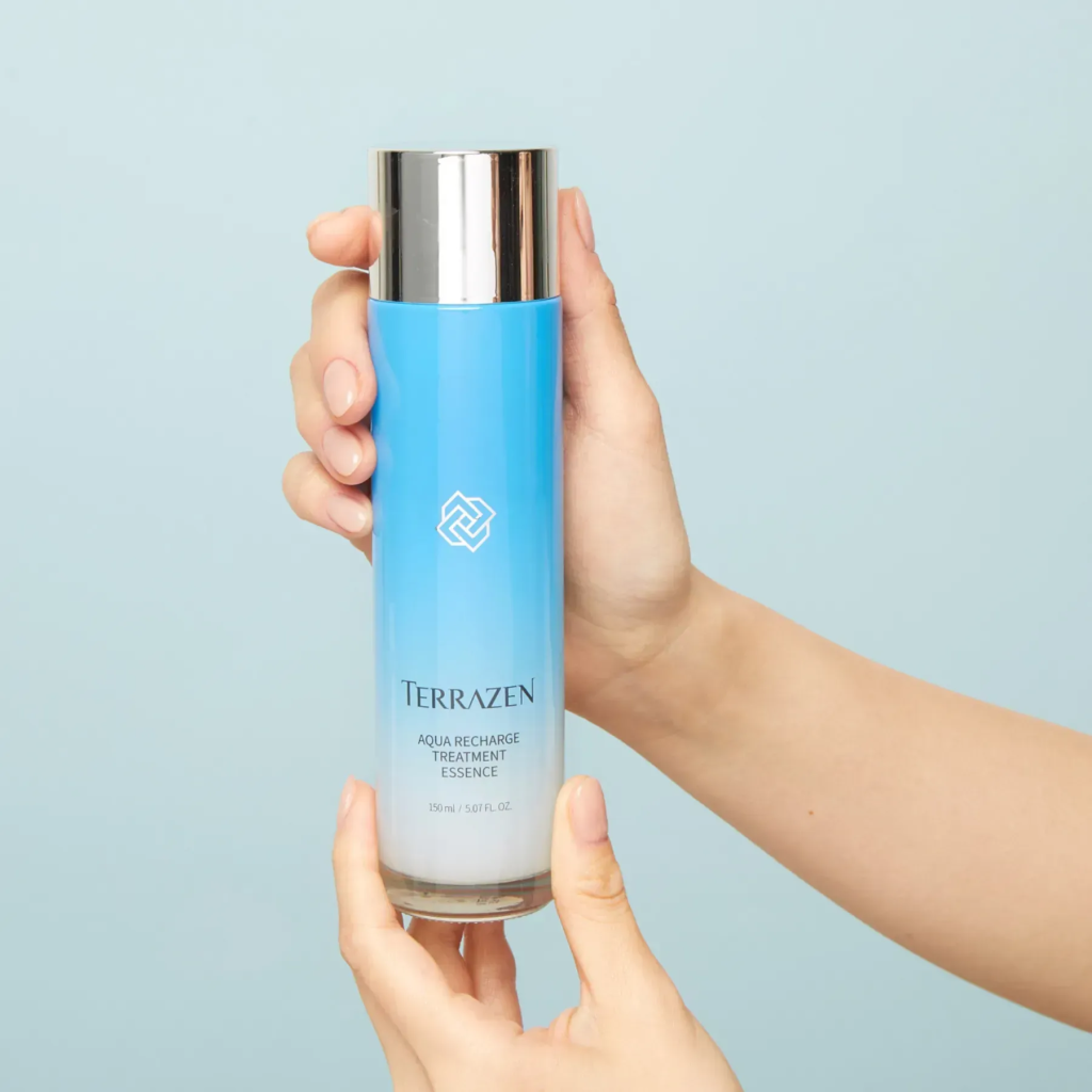 Інтенсивно зволожуюча есенція для обличчя TERRAZEN Aqua Recharge Treatment Essence 1
